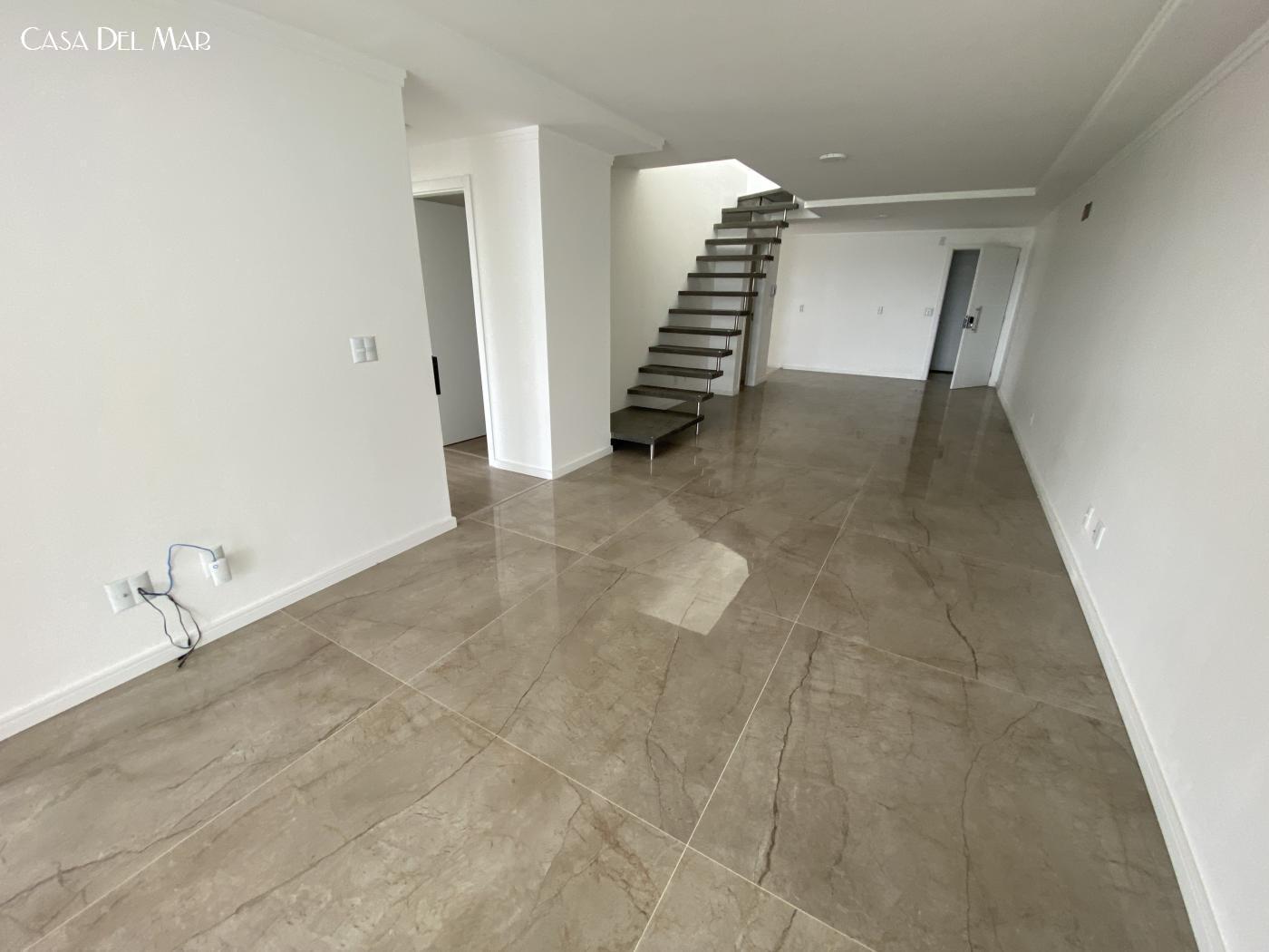 Cobertura de 4 quartos, 227m² no bairro Coqueiros, em Florianópolis | Eu Corretor