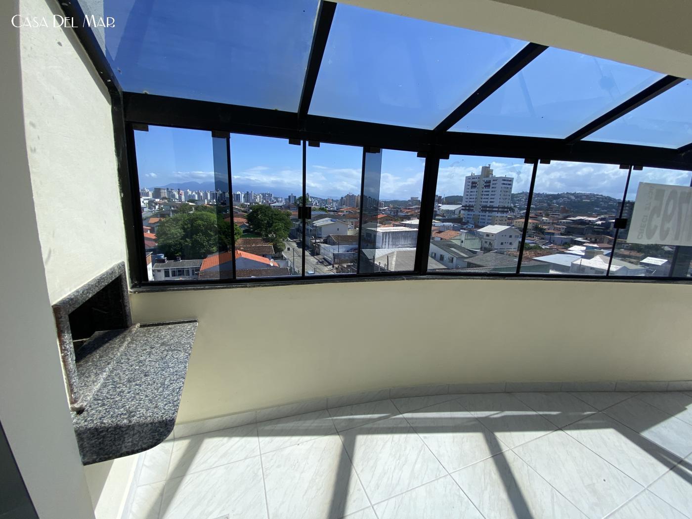 Cobertura de 3 quartos, 137m² no bairro Barreiros, em São José | Eu Corretor